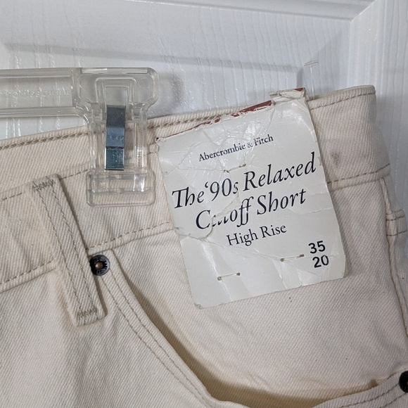 NWT Abercrombie & Fitch The 90s Relaxed‎ Cutoff Short in Cream Size 35 Waist - Picture 6 of 9